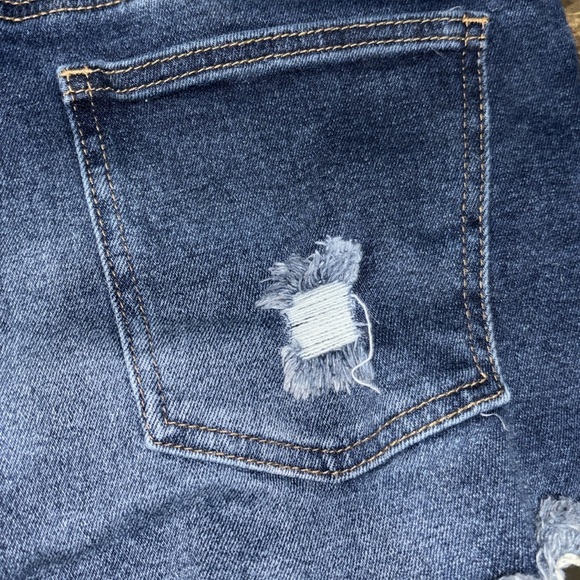 High waisted distressed blue Jean shorts - Picture 5 of 6